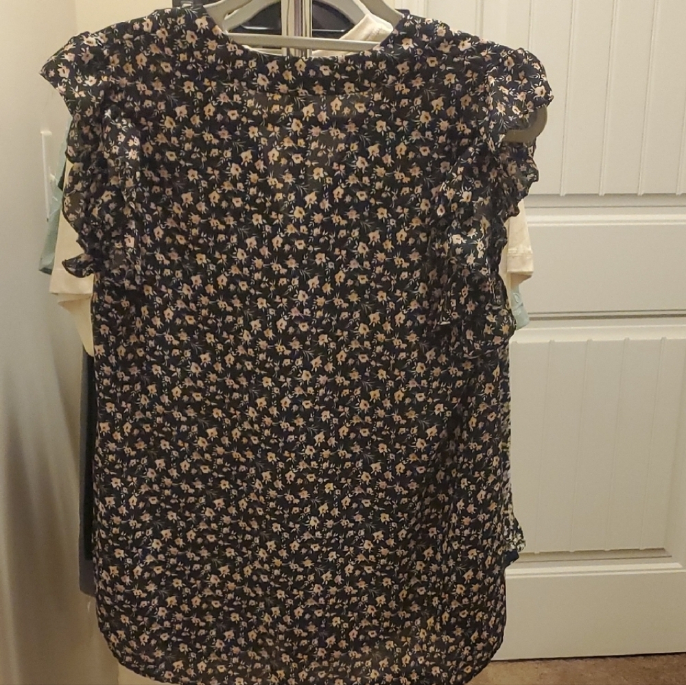 Peach Floral Black Top by Perfect Peash. Size Small - Picture 3 of 7
